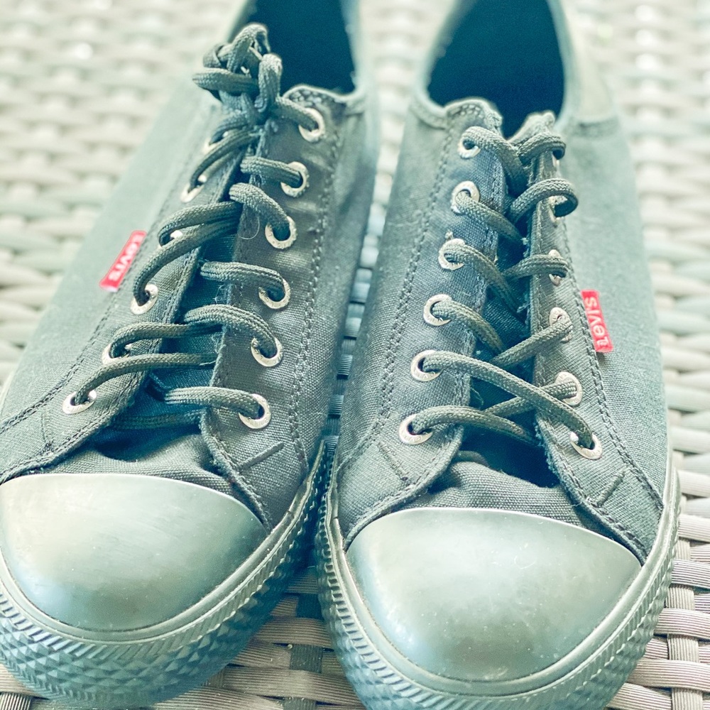 Women’s Levis sneakers